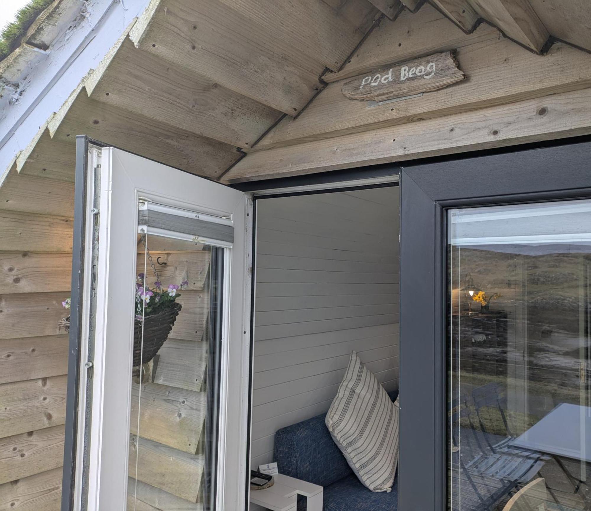 Вилла Glamping Pod For 2 Pod Beag Na Haun Eriskay Экстерьер фото